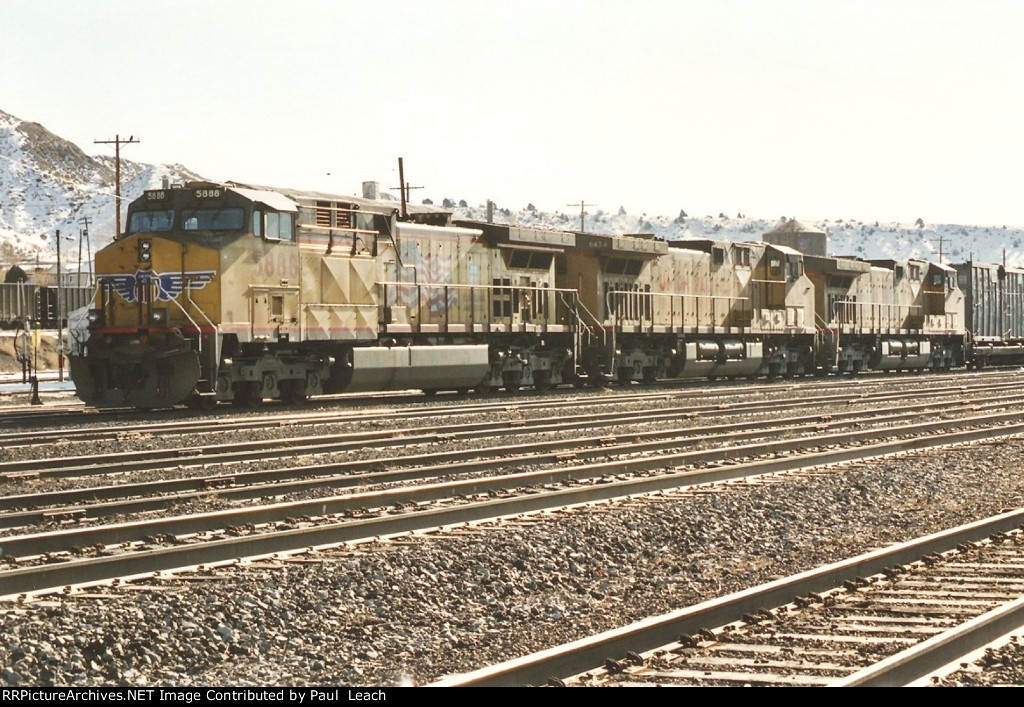 Tied down garbage train